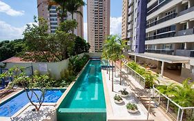 TH1304 Flat lindo e aconchegante no Setor Bueno